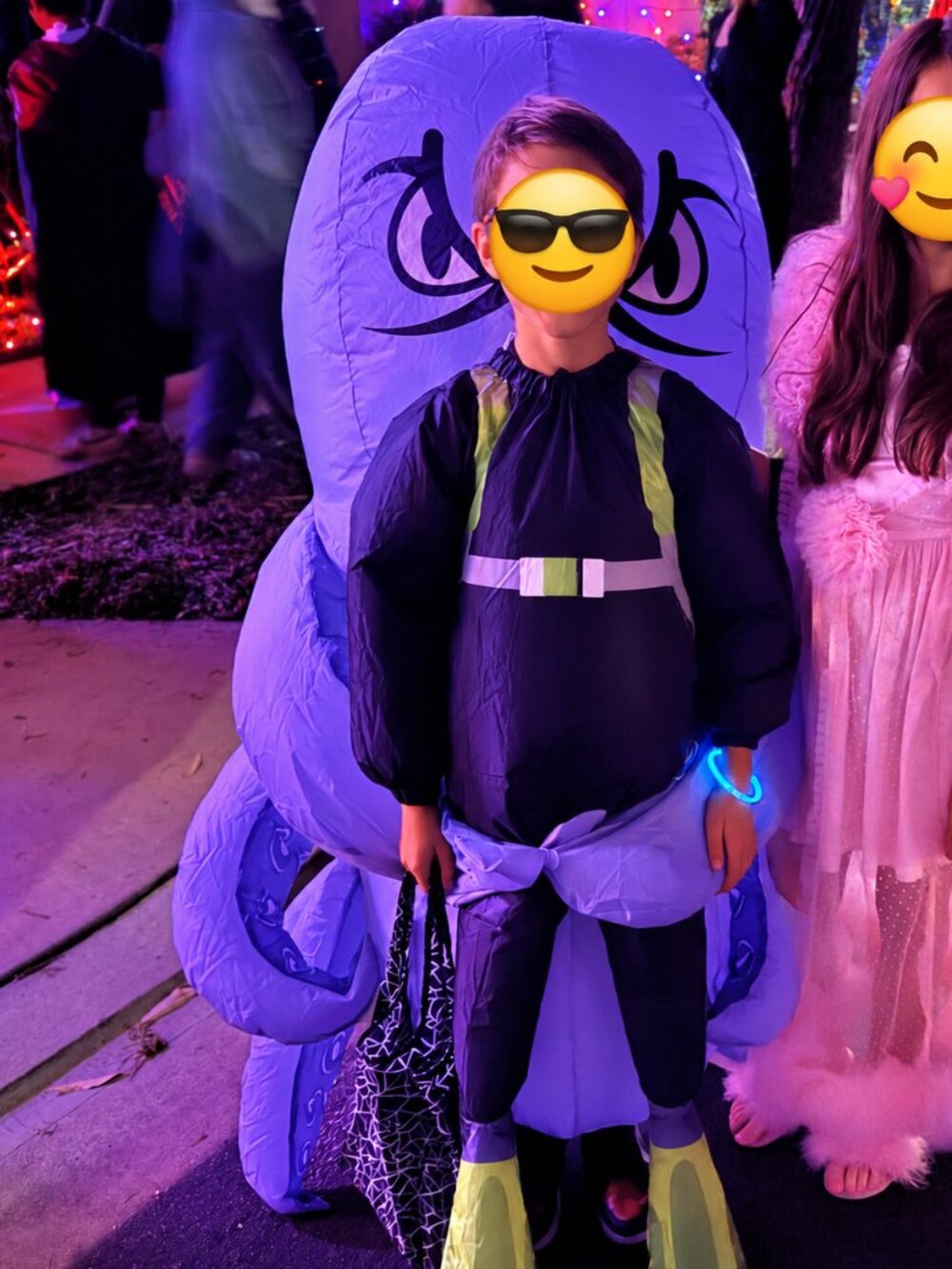 Spirit Halloween Youth Octopus Pick Me Up Inflatable Costume S/M